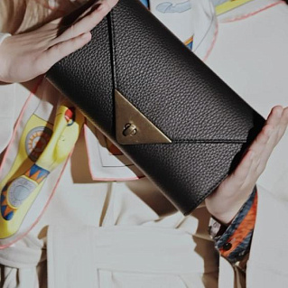 Слишком идеальна, чтобы скрывать ее дальше!